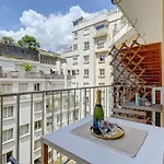 Eiffel Tower - 1Br With Balcony - Cityapartmentstay